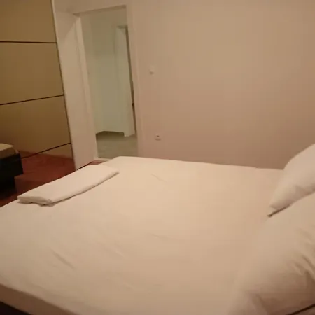 Apartman Boka דירה טרוגיר